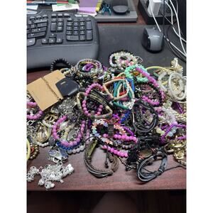 MYSTERY Lot of 5 Costume Jewelry BRACELETS Multiple Styles RANDOM Selection